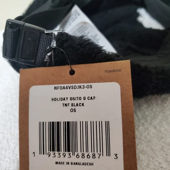 S O L D....The north face faux fur holiday osito cap - Picture 11 of 11